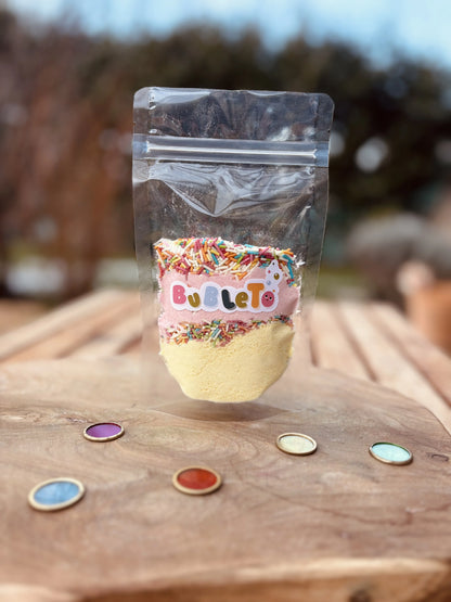 BubleTo Fun - peniaci prášok s veselými farebnými paličkami, 120g