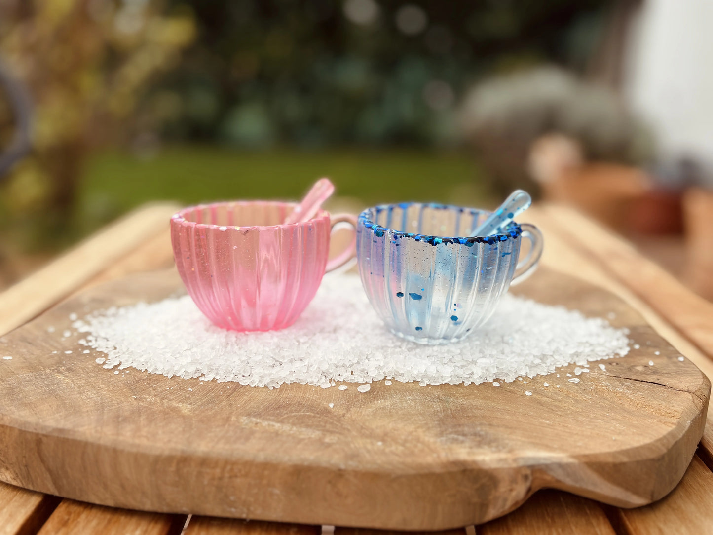 Šálka s lyžičkou