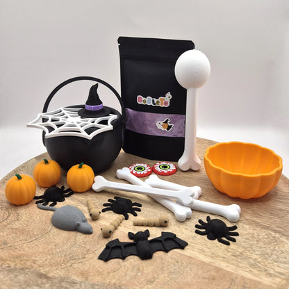 Halloweenska kreatívna sada Tubáček Kotlíkový: kotlík, čierne vrecko LigoTo, tekvicová miska a strašidielka z 3D tlače