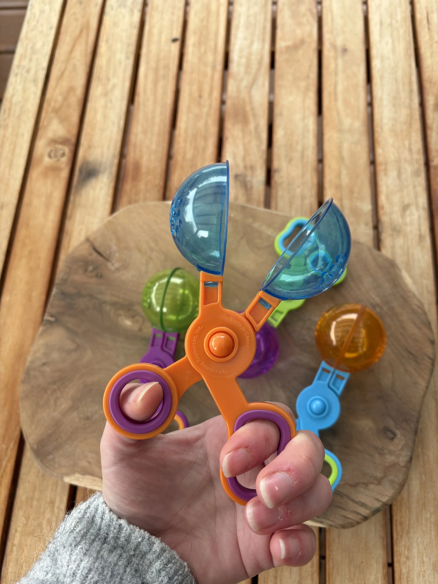 Senzorická naberačka nožnicová - Learning Resources